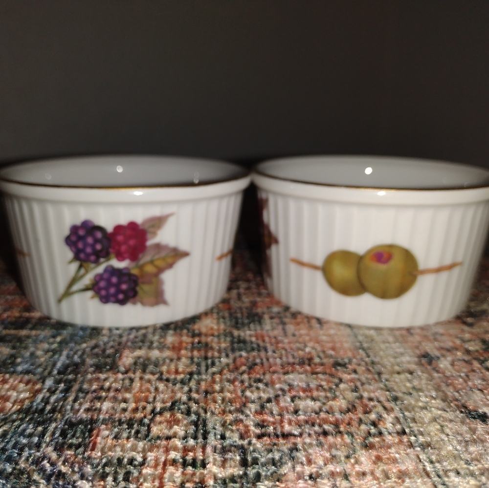 Set of 2 Royal Worcester Evesham Vale Ramekin